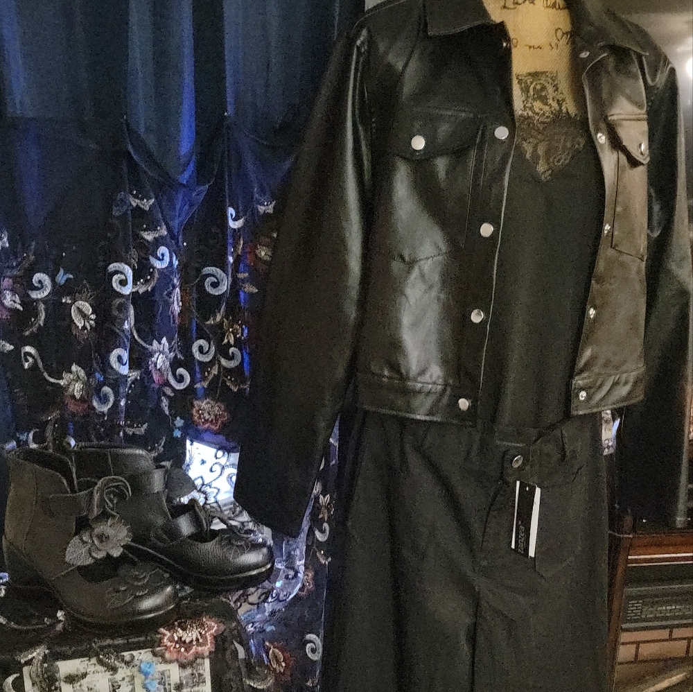 Black Gothic Outfit